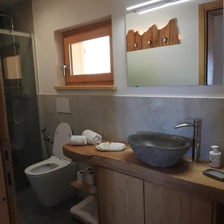 Chalet Arnika Huette - Un'immersione Nelle Montagne Della Foresta Millenaria Ugovizza