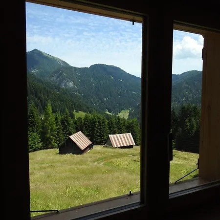 Arnika Huette - Un'immersione Nelle Montagne Della Foresta Millenaria Chalet