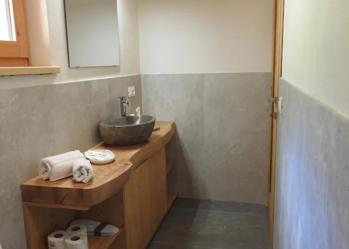 Arnika Huette - Un'immersione Nelle Montagne Della Foresta Millenaria Ugovizza