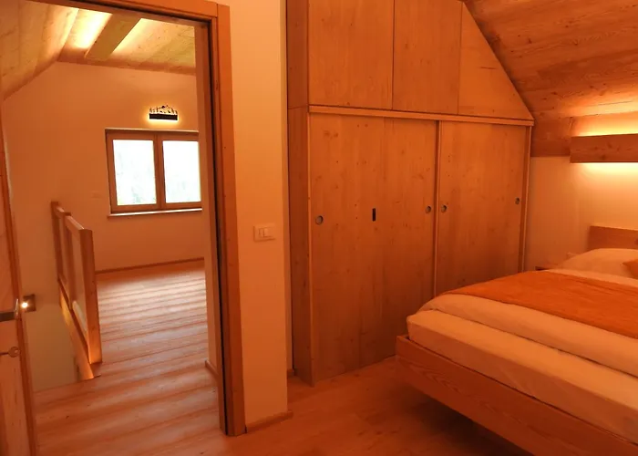 Arnika Huette - Un'immersione Nelle Montagne Della Foresta Millenaria Ugovizza